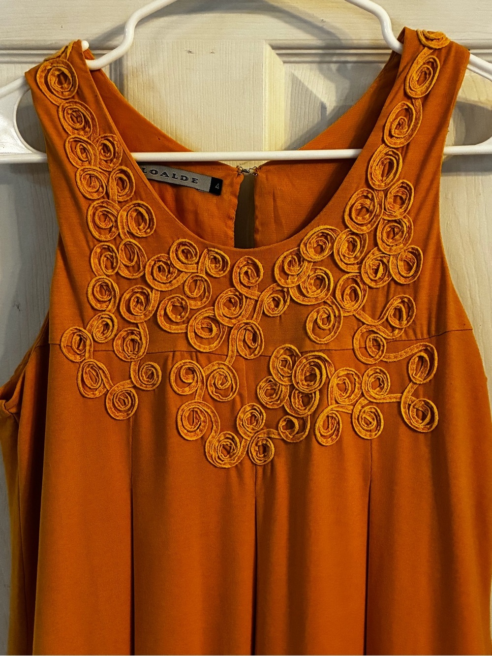 Loalde Woman’s Mustard Yellow Sleeveless shift Dress, Size: 4 - Picture 3 of 12